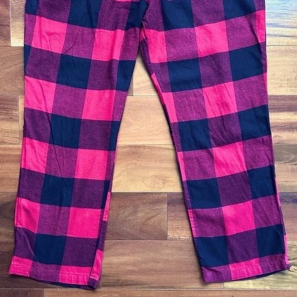 Old Navy Buffalo Plaid Lounge Pants - Picture 4 of 6